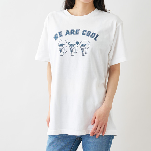 3匹の犬のカレッジTシャツ