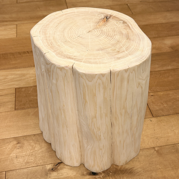 Hinoki  Wood  Stool  No.639