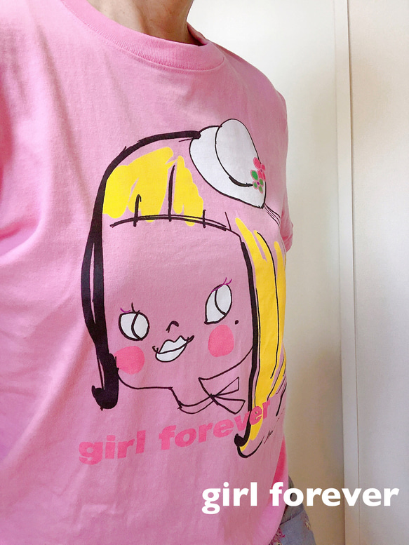 白い帽子のgirl（ピンク）/自分を表現するあなたへ。大人かわいいgirlちゃんコットンTシャツ　）