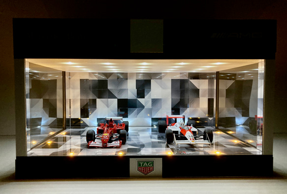 1/18、2〜3台展示可・抽象モノトーン・ディスプレーBOX / 2色LED32灯・スタイリッシュジオラマ・1/24にも