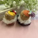 【送料無料】お花のコルク人形 カメリア＆ぶどう ワインコルク シャンパンコルク 栓 インテリア 置物 フルーツ 果物 雑貨 (406)