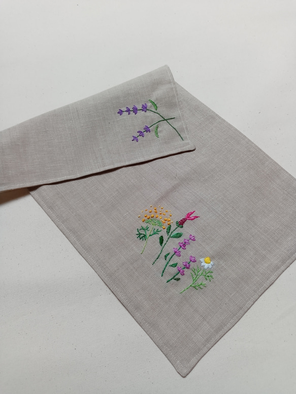 ✾ハーブのお花✾　刺繍クロス