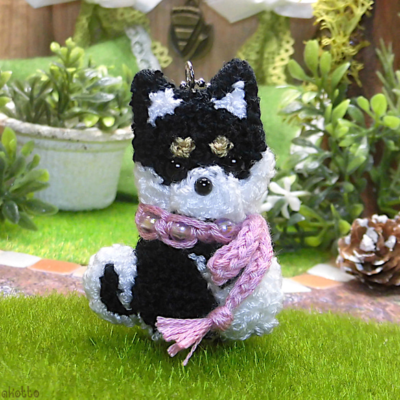 ふわもこ刺繍の柴犬(黒柴)  マスコット (ストラップ キーホルダー) NO.02