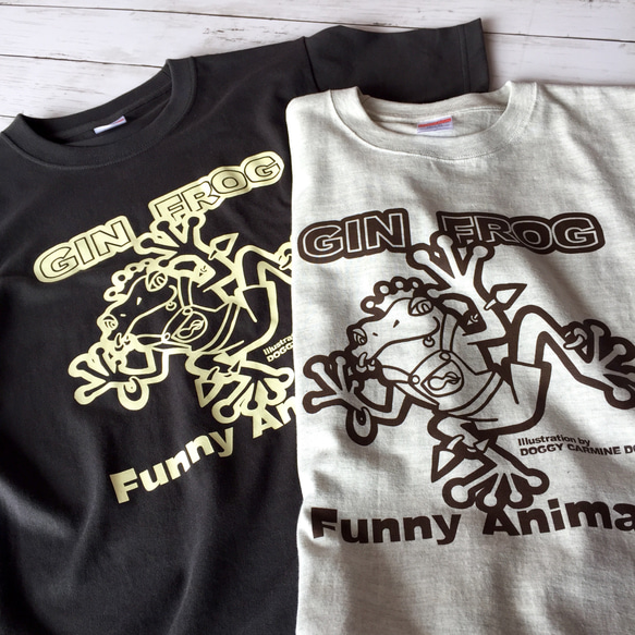 『GIN FROG/ジンフロッグ』レギュラー Tシャツ・スモークブラック・オートミール・カエル・イラスト・王冠