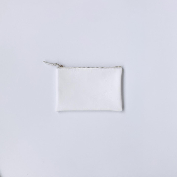 【即日発送】手に馴染むレザーポーチ　「Tha phae pouch (Mサイズ / white)」