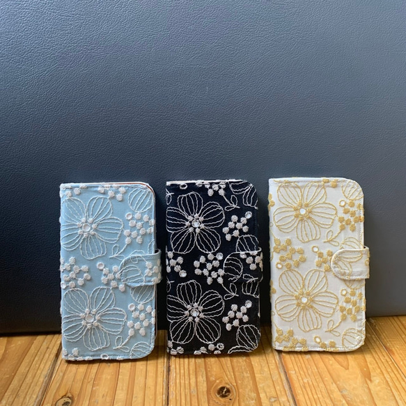 手帳型　刺繍のペチュニア咲く　 iPhoneケース