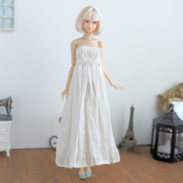 1076【momokoDOLL アウトフィット】白のガーゼのドレス