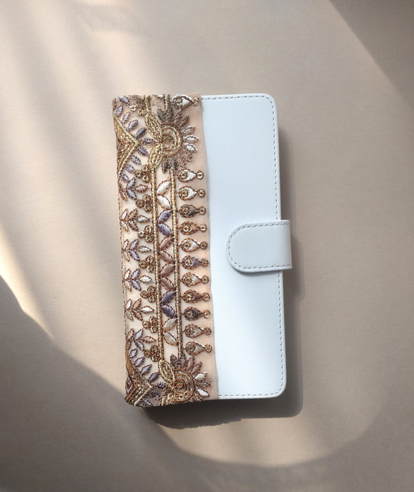 iPhone15 インド刺繍リボンの手帳型スマホケース アイフォンカバー/アイフォンスマホケース