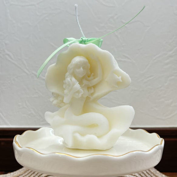 Mermaid shell Candle