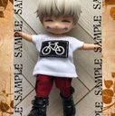 ねんどろいどどーる　服　少しだけ丈の長い　白色Tシャツ　自転車