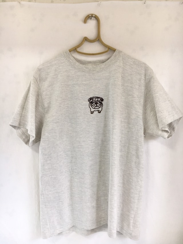 手刺繍Tシャツ パグ