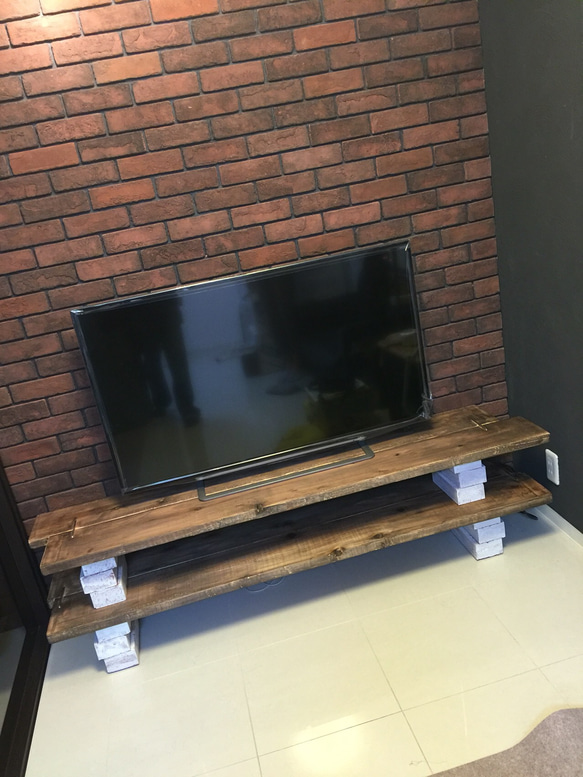 オリジナルハンドメイド家具足場板テレビボード