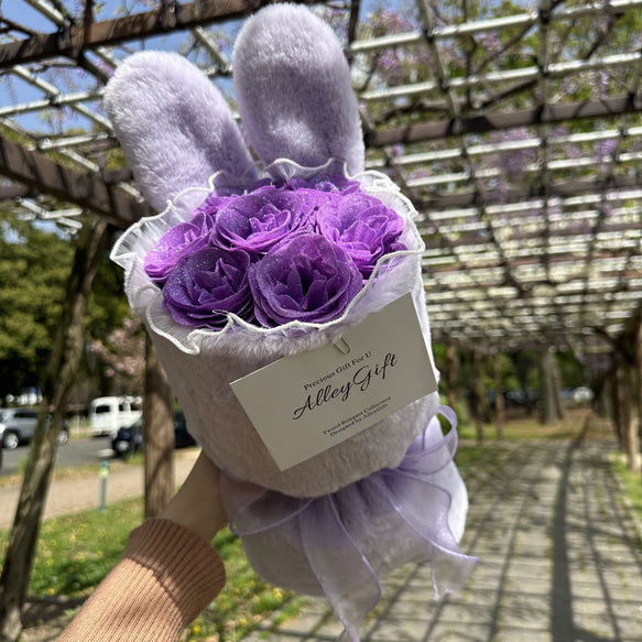 うさぎブーケ　枯れないラメキラキラ花を使用　話題の花屋監修のうさぎモチーフ花束