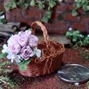 ミニチュアの花「パステルピンクの薔薇のピクニックバスケット」