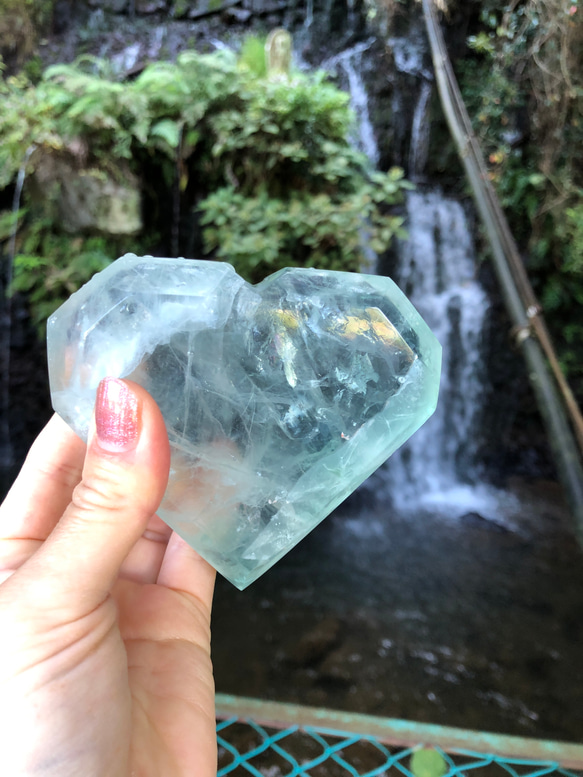 虹入り！フローライトハート♡アップルグリーン☆ 瀧川神社にて浄化☆100mm☆406ｇ