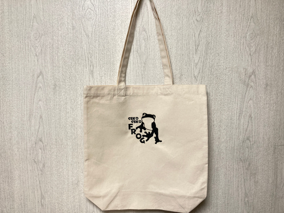 カエルロゴ刺繍入りトートバッグ