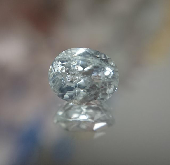 ルチル入り フェナカイト　ロシア産　1.3ct