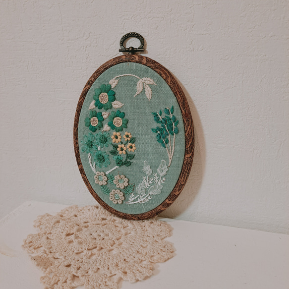 アンティークお花のリース刺繍