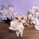 花束を抱えた桃色のキツネ　羊毛フェルト　ハンドメイド