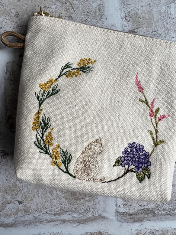 たそがれ猫さんとリース刺繍❤︎.*小さなポーチ③