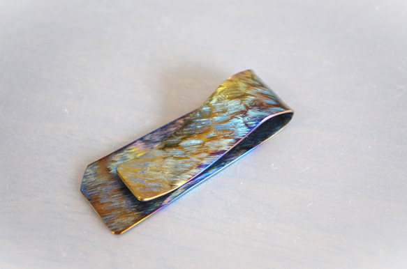 Titanium money clip・純チタンマネークリップ・青金裏木目A・５５mm