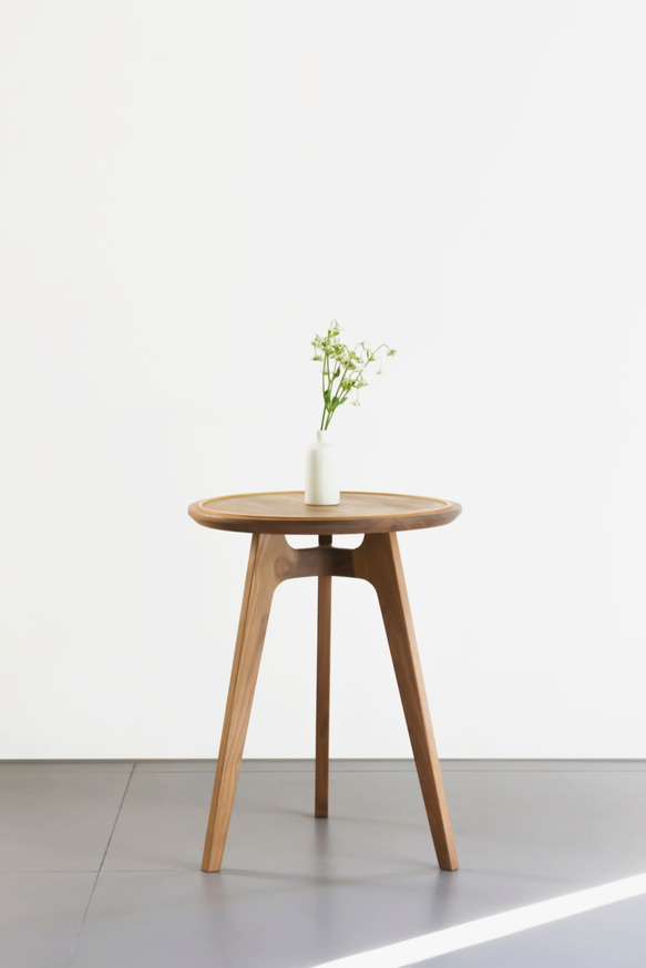 CIRCLE TABLE [walnut]