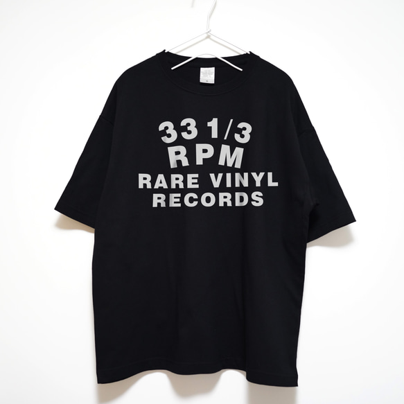 レアなレコードが大好きな方必見 33回転 音楽系ビックシルエットTシャツ  【ブラック】程よい厚さ生地の半袖クルーネック