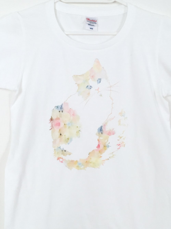 猫と綺麗なパステルカラーのお花　Ｔシャツ　 受注制作　サイズいろいろ