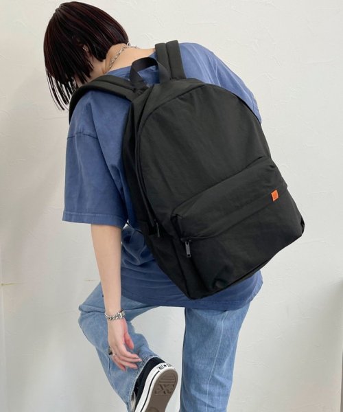 【UNIVERSAL OVERALL/ユニバーサルオーバーオール】Wrinkled nylon rucksack