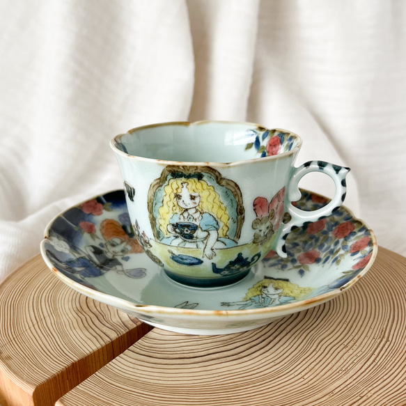 cup & saucer.   　alice in wonderland