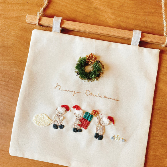 クリスマス手刺繍タペストリー『サンタクロースのお手伝い小人』おしゃれインテリア