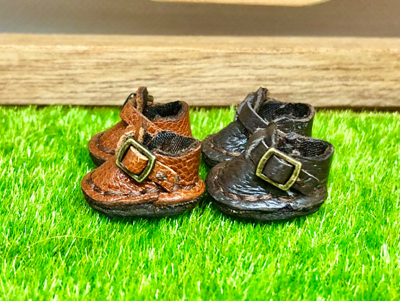 森き　丸ストラップシューズ　一足　miniature boots.