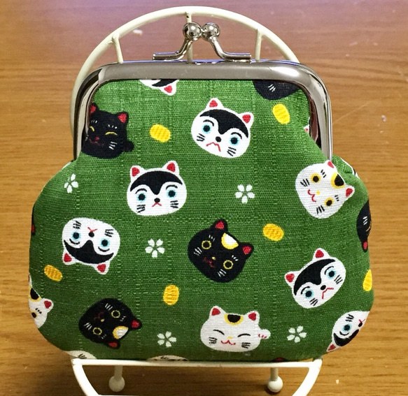 招きねこ柄がま口財布