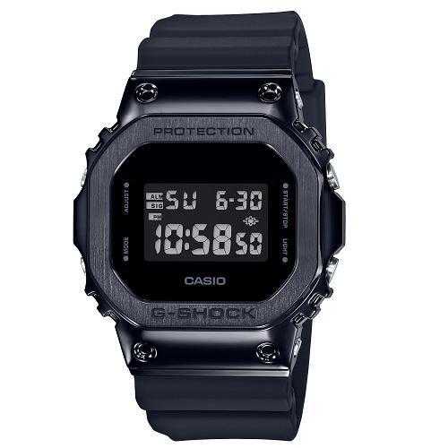 カシオ GM-5600B-1JF Ｇ－ＳＨＯＣＫ メタルベゼル