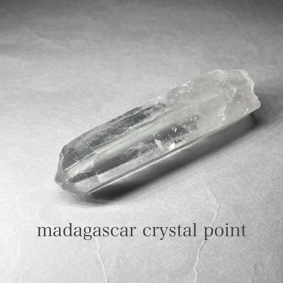 madagascar crystal rough point / マダガスカル産水晶ラフポイントH( レインボーあり )