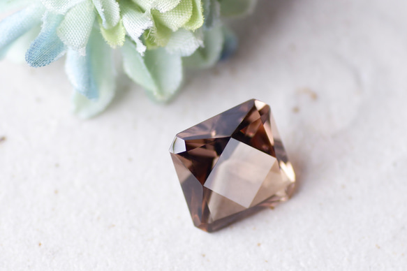 スモーキー・クォーツ＊オクタゴン・カット＊12.85ct＊15.0×15.0mm＊QS-017