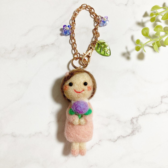 ♡あじさいの花束と女の子♡ 羊毛フェルト× ビーズアクセサリー 2WAY バッグチャーム マスクチャーム ピンク