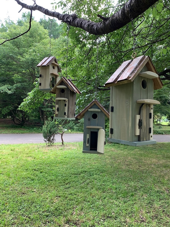 トタン屋根付き木製バードハウスＢ　シャルポン