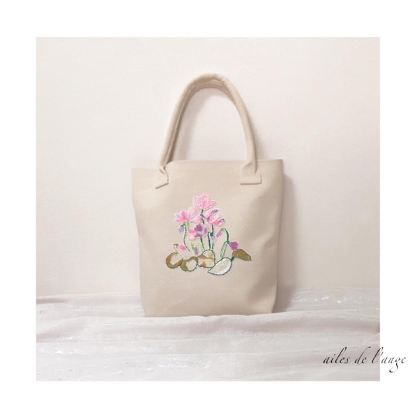 no.808 - flower embroidery totebag