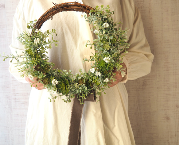 Natural green harf wreath   -Artificial flower-