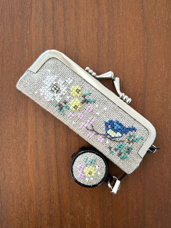 がま口　印鑑ケース　刺繍　小鳥　グレイッシュ