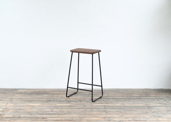 TRAPEZOID STOOL  H550 - WALNUT・HIGH （ハイチェア）