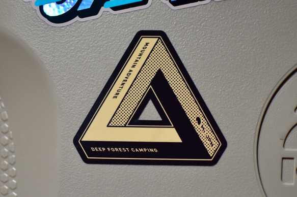 TRIANGLE OUTDOOR STICKER（2枚セット）