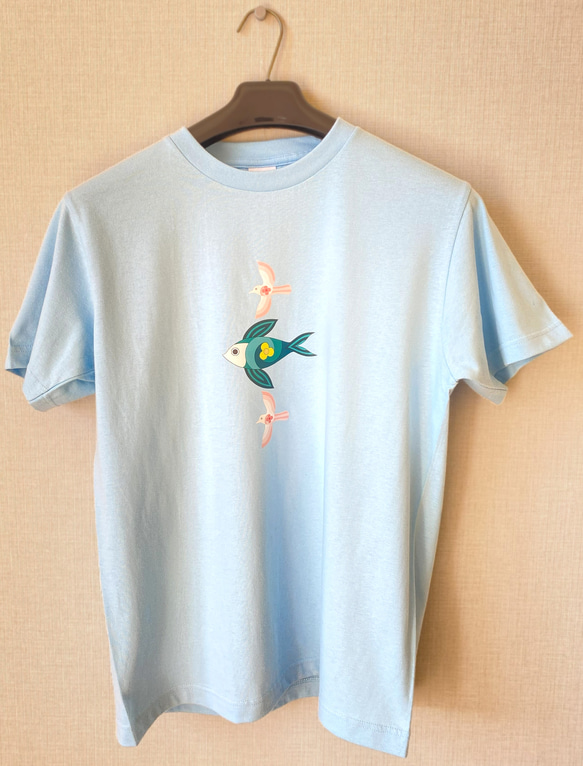 お魚さんと鳥さんのイラストTシャツ