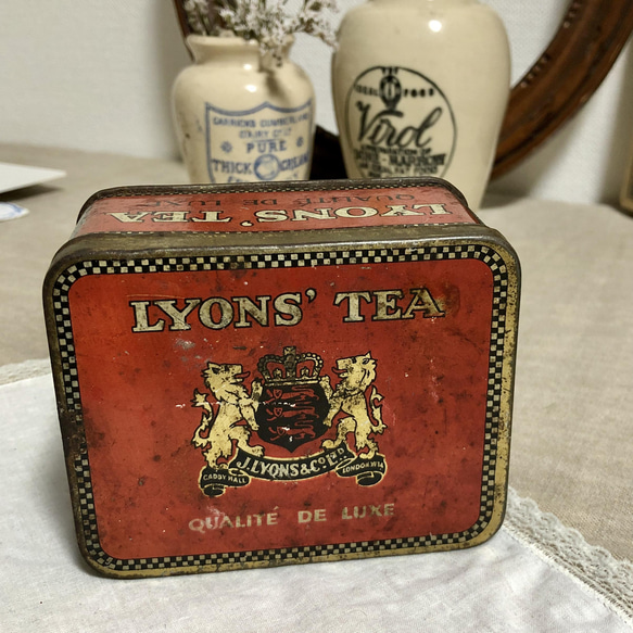 Lyons Tea　缶