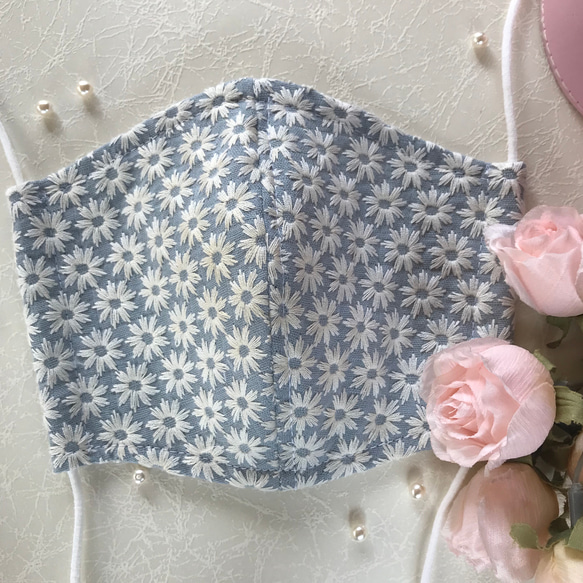 春よ来いマスク【白花刺繍/水色】