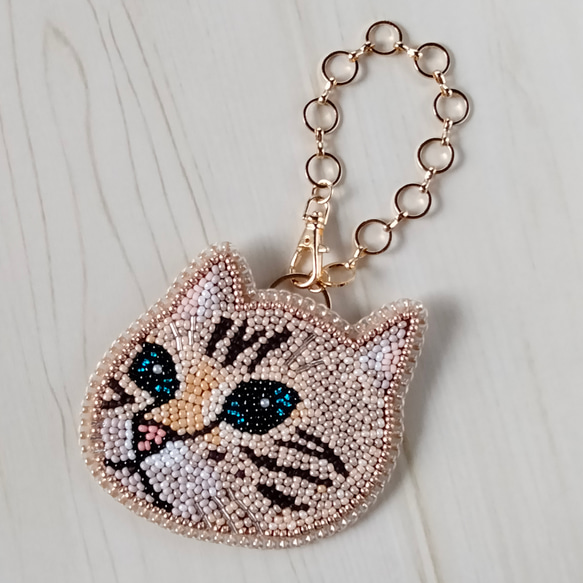 ビーズ刺繍◆猫のバッグチャーム＊ベージュ