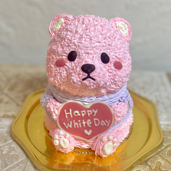 ピンクのクマの立体ケーキ　誕生日や記念日のお祝い　ホワイトデー プレゼント