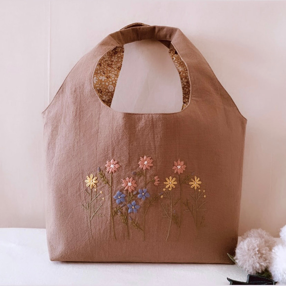 【A4大サイズ】草花手刺繍･綿麻トートバッグ･グレージュ【くが屋】