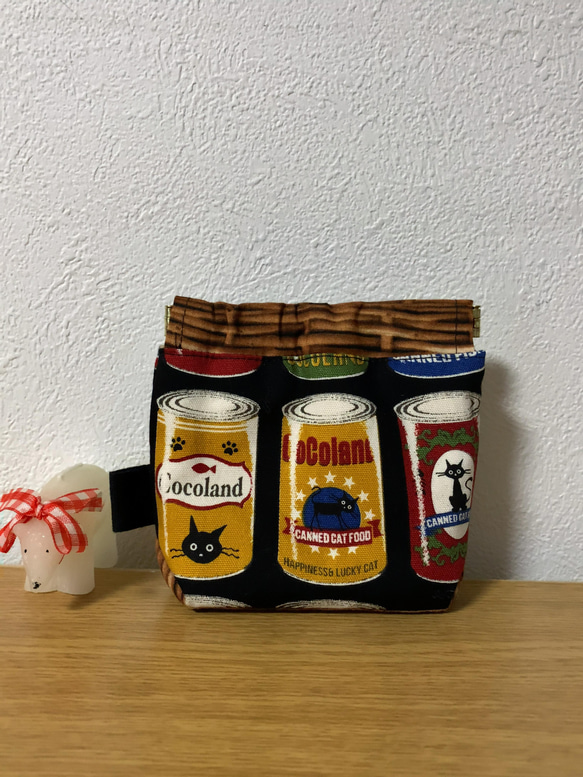 ねこの缶詰め　ばねぐちポーチ